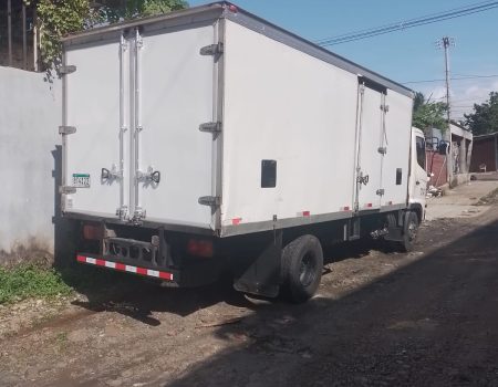FABRICACIÓN DE PUERTA TRASERA NUEVA Y DEFENSA TRASERA