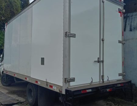 REPARACIÓN DE COSTADO IZQUIERDO ,CAMBIO DE COSTILLA DE ALUMINIO, DOS LAMINAS BLANCA , PUERTAS NUEVAS , SISTEMA ELECTRICO Y REPARACIÓN DE VALCON DE SISTEMA HIDRAULICO